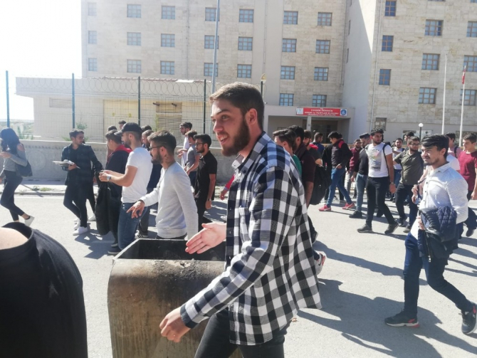 Konya’da Üniversite Öğrencilerinden Yurt İsyanı!